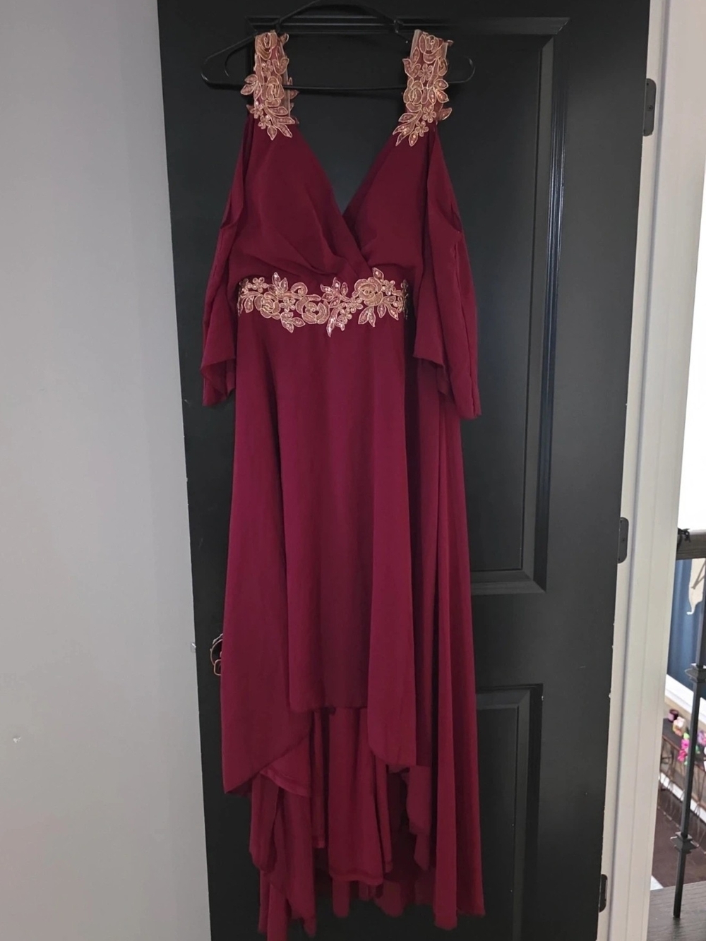 Elegant Burgundy Cold-Shoulder Evening Dress with Gold Lace